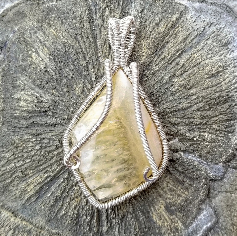 Healing Quartz Silver Pendant ❤